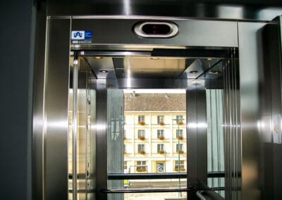 Ascenseur au cinéma de Chaumont (52)